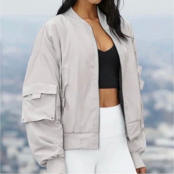 ALO YOGA oversized bomber jacket. - Picture 2 of 7
